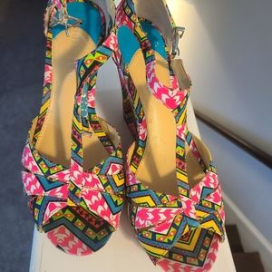 ▶️ Gianni Bini ◀️ Bright Wedges